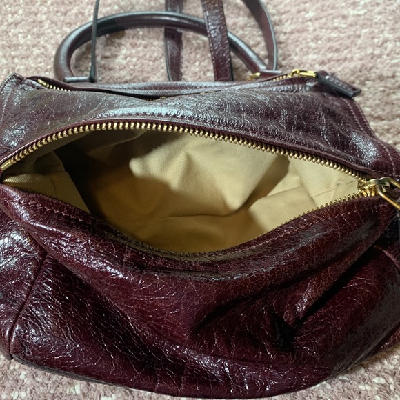 Givenchy Small Pandora Creased Patent Leather Shoulder Bag - Picture 15 of 16